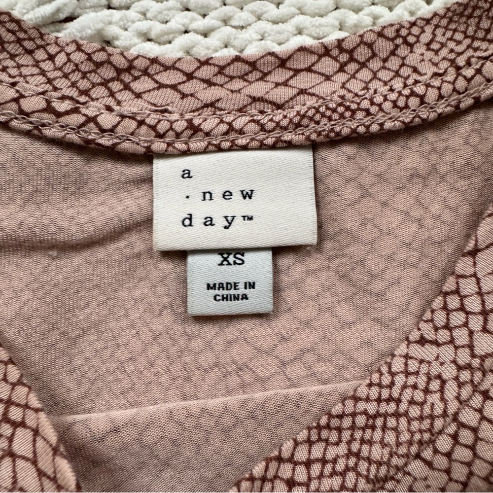 Blouse - Picture 2 of 2